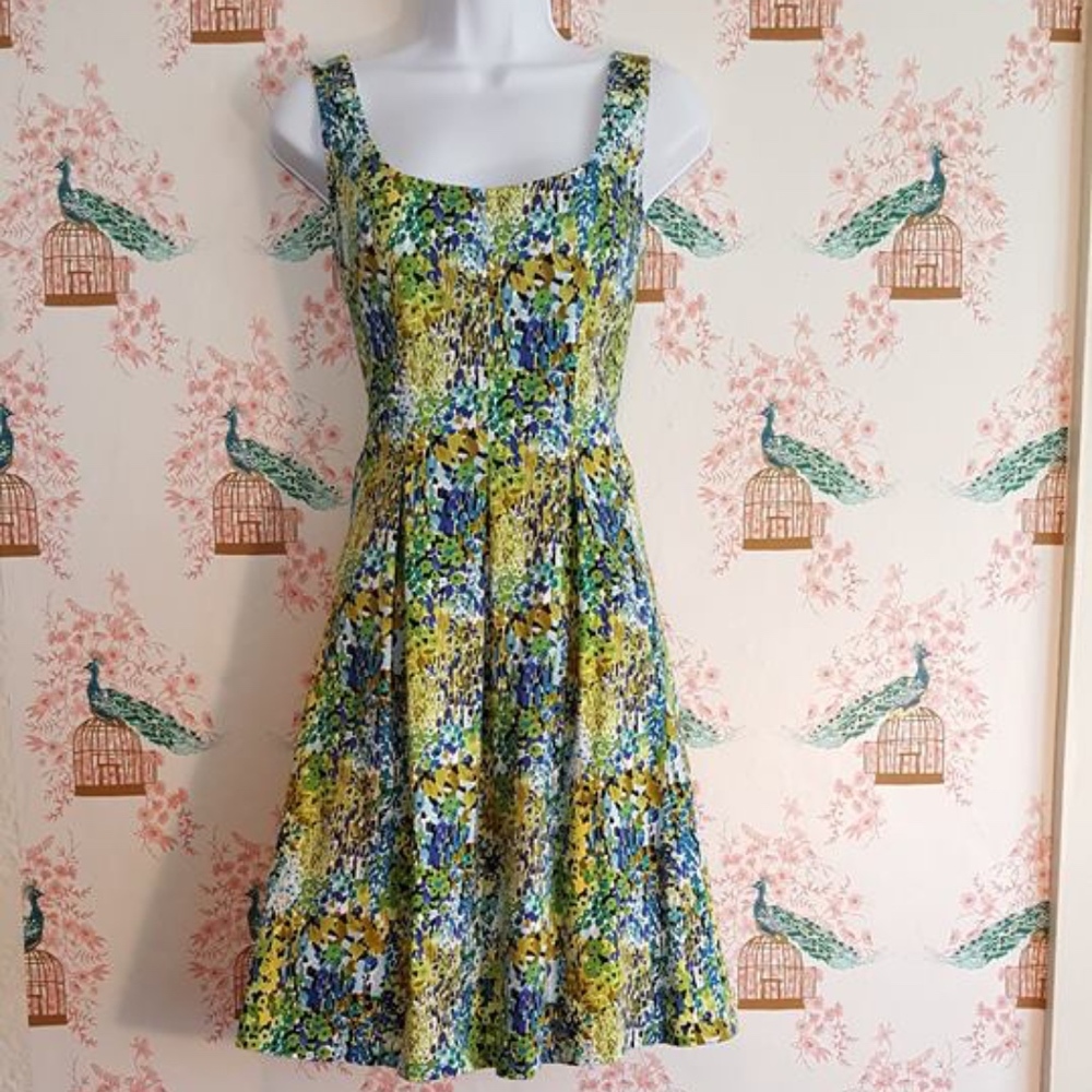 Nine West Size 8 watercolor dress